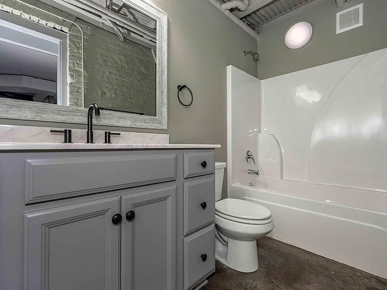 Common Bath