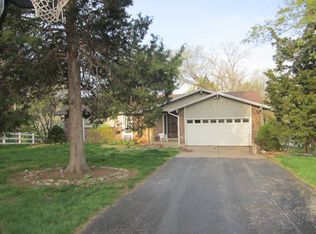 811 Butterfly Ln, Weldon Spring, MO 63304