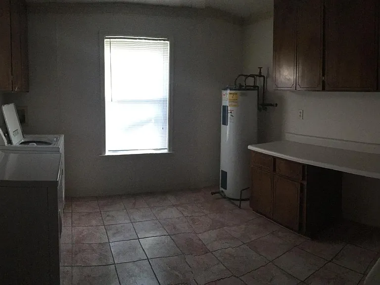 1886 Lodgepole Dr — Photo 11