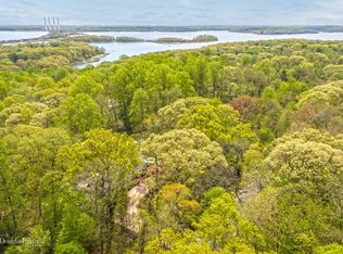 11 Locust Ln, Northport, NY 11768