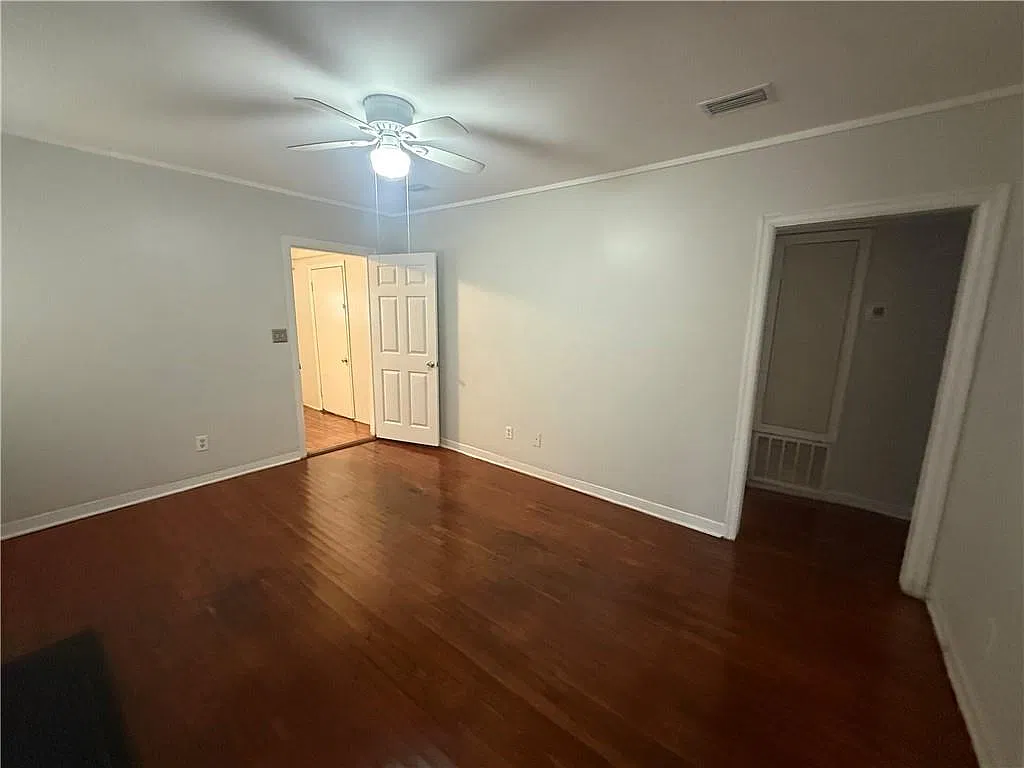 2 bed, 1.0 bath, 913 sqft, $950 — Photo 4