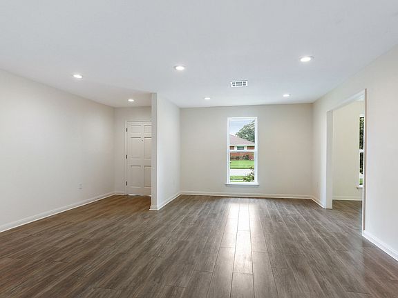 3rd image of 2532 Metairie Heights Ave
