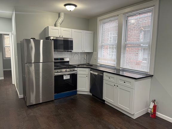 2nd image of 645 Bainbridge St Floor 2