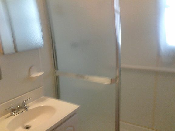 2nd image of 914 W 19th St