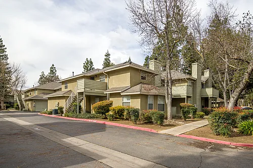 Cottonwood Grove Apartments Photo 1
