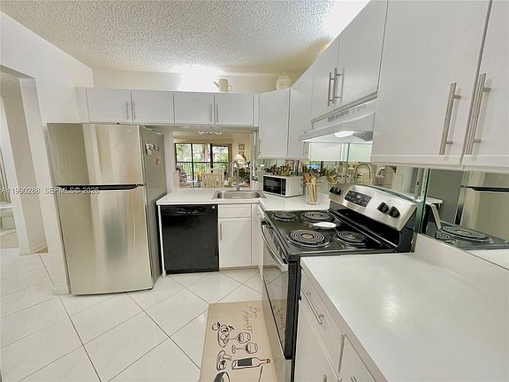 3rd image of 3137 Carambola Cir S #2369