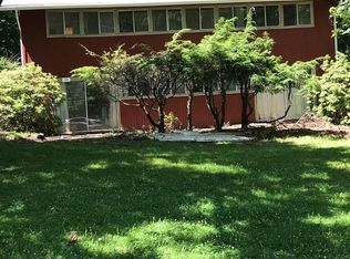 18 Seneca Rd, Mount Pocono, PA 18344