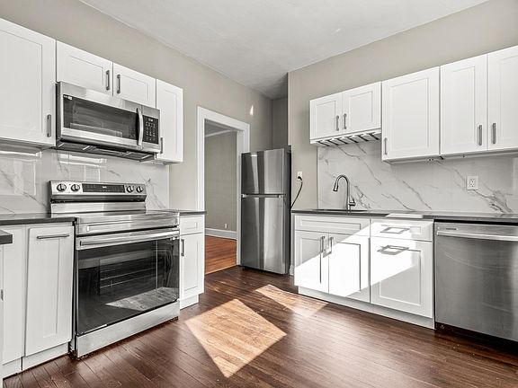 3rd image of 39 Robin Rd APT 304
