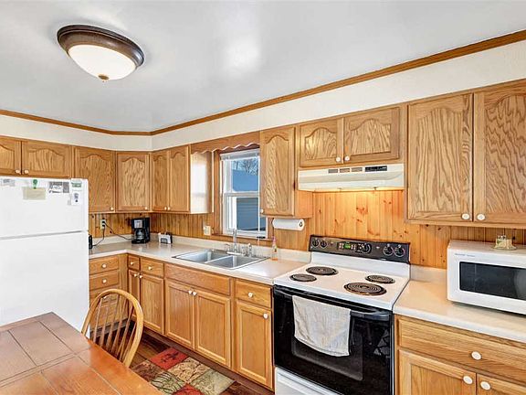 2nd image of 947 Higgins Ave