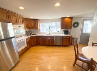 100 Laurel Rd, Norwood, MA 02062