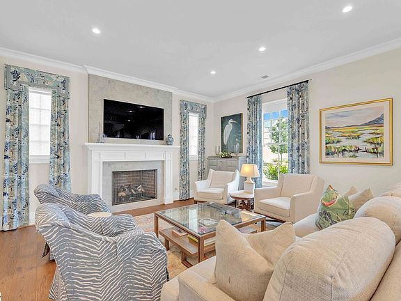 4th image of 106 Odell St