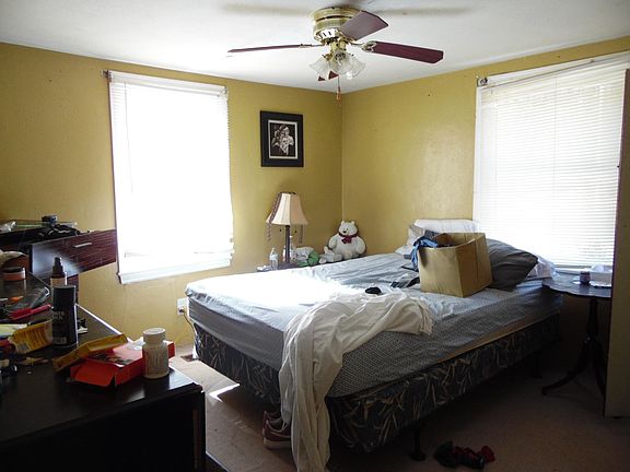 5th image of 117 University Ave