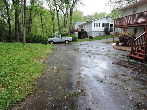 5th image of 5727 Woodleaf Dr