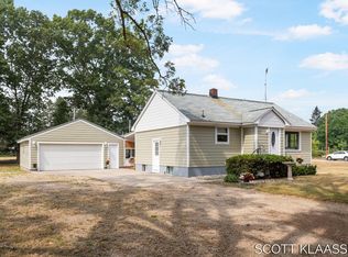 15619 Robbins Rd, Grand Haven, MI 49417