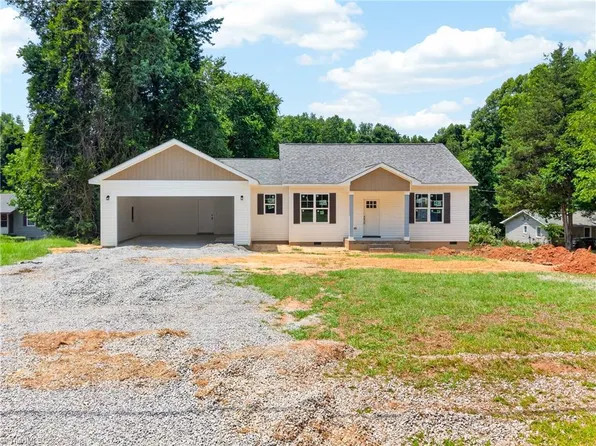 391 Needmore Rd, Carthage, NC 28327