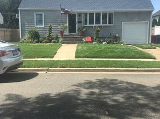 36 Birch Dr, Merrick, NY 11566