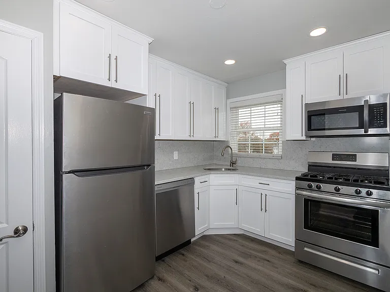 Fairfield Village At Commack — Photo 42