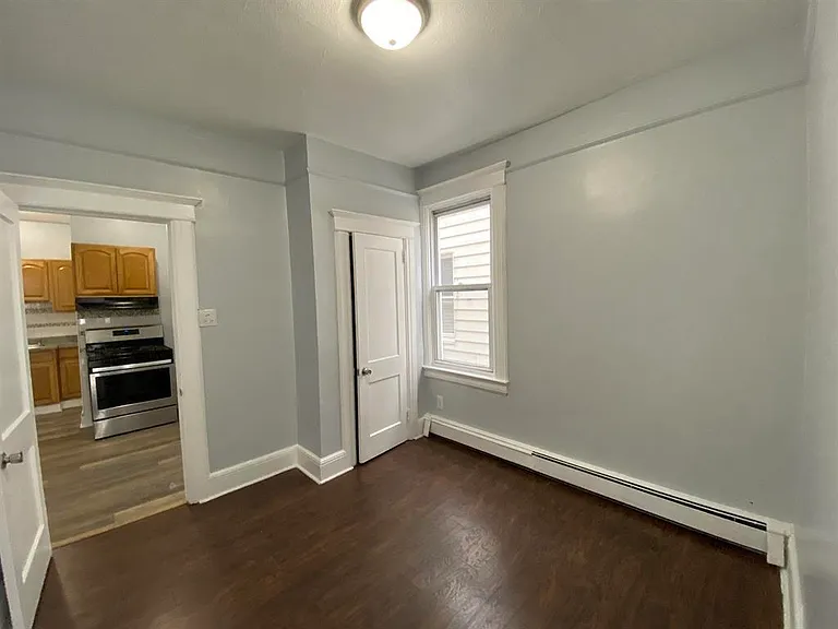 126 W 19th St #1 — Photo 5