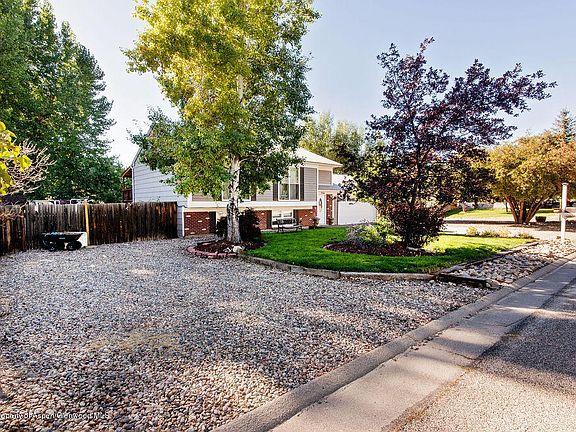 2nd image of 1144 Schrader Ave