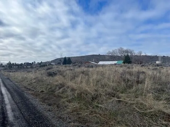 1616 Frontage Rd, Klamath Falls, OR 97601