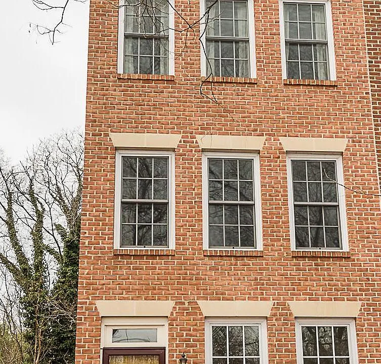 524 Saint Mary St #1