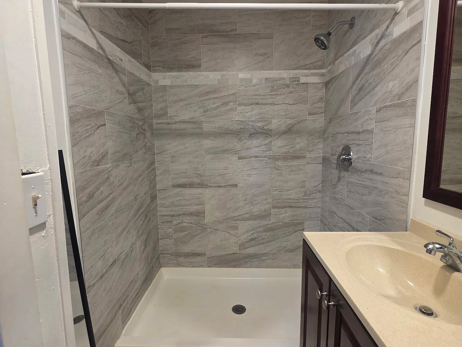 1 bed, 900 sqft, $1,400 — Photo 4
