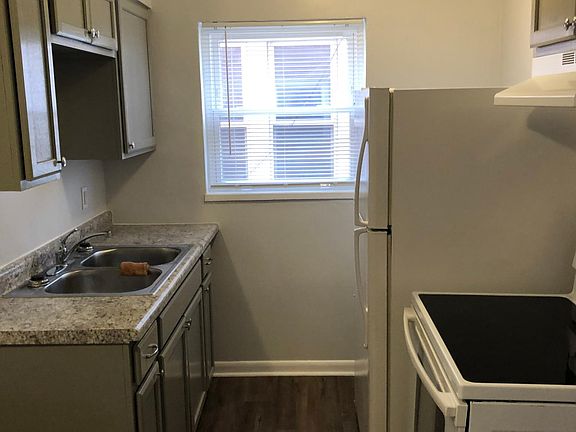 4th image of 52 E Burton Ave #2