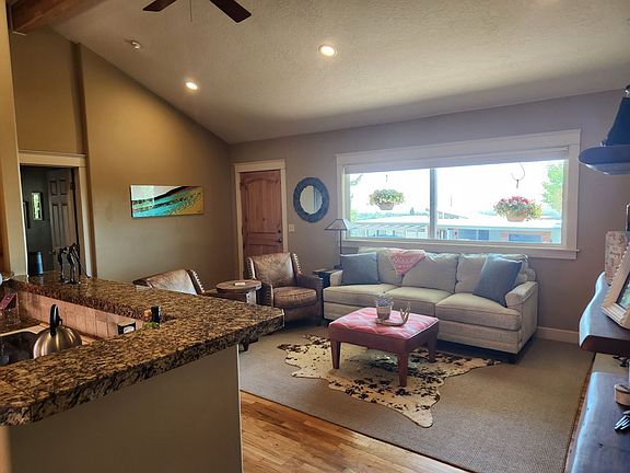4th image of 3205 S Yosemite Dr