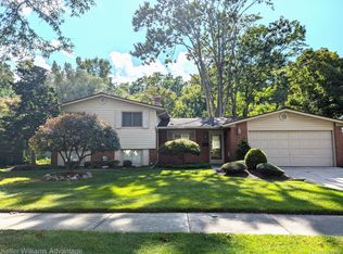 24141 Twin Valley Ct, Farmington, MI 48336