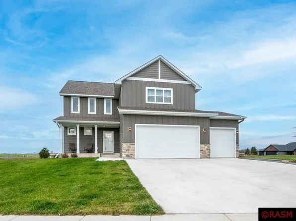 1966 Lexington Ln, North Mankato, MN 56003