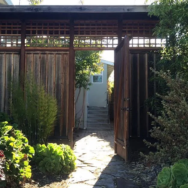 Studio, 350 sqft, $2,000 — Photo 2