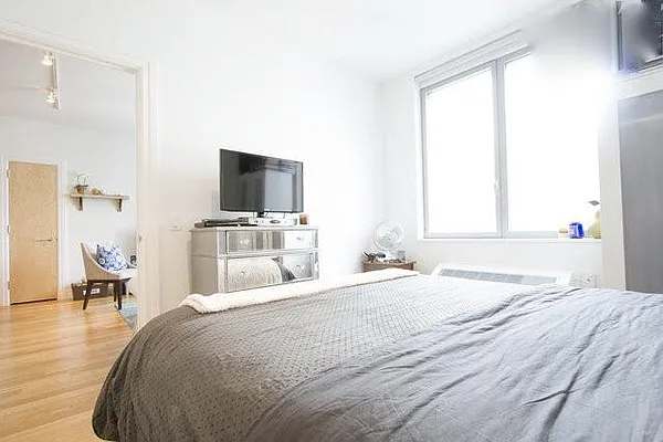 Rented by UpNext Real Estate | media 28