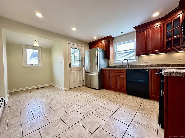 33 Emerson St — Photo 21