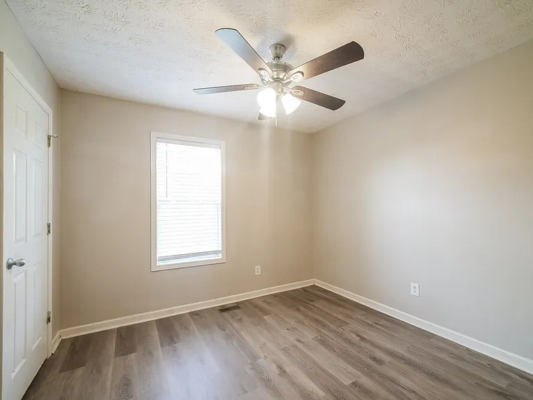 124 S Winds Dr — Photo 15