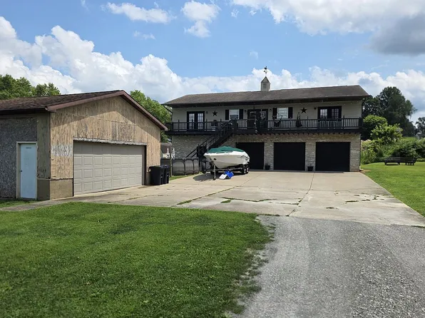 64 Viscose Rd, Parkersburg, WV 26101
