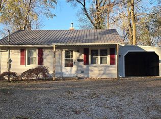 123 W Jackson Ave, Charleston, IL 61920