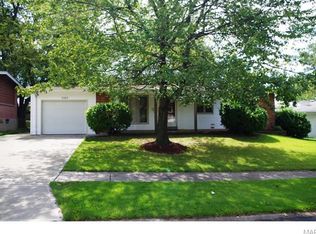 1160 Apache Dr, Florissant, MO 63033