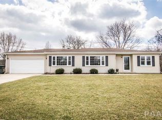 306 W Osage Ave, Washington, IL 61571