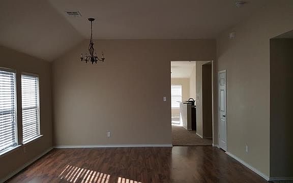 3rd image of 1513 Hardy Dr