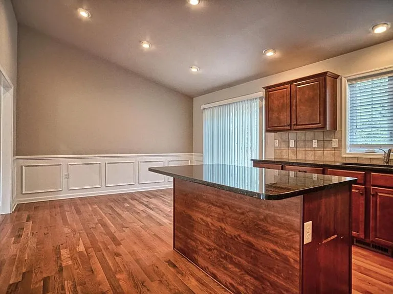 654 Cornhill Rd — Photo 12