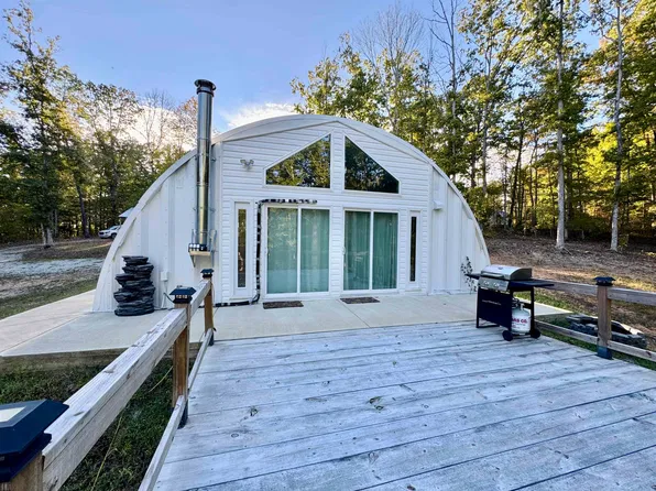 1239 Cherokee Rd, Waynesboro, TN 38485