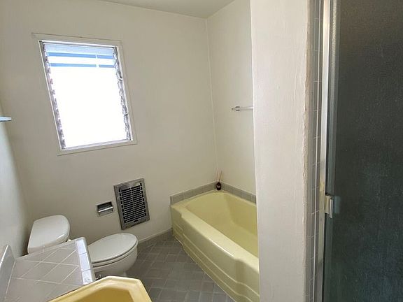 5th image of 1605 N Martel Ave APT 32