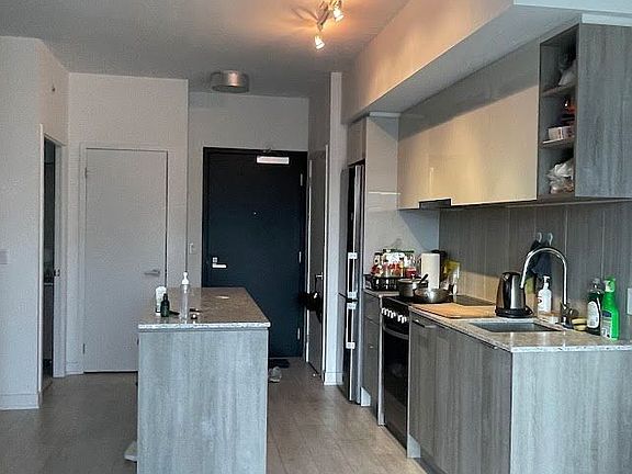 2nd image of 31 Tippett Rd #1025