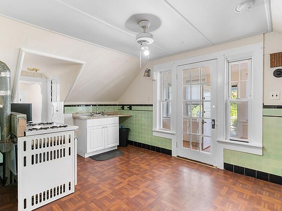 2nd image of 25 Clifton Ave APT 1