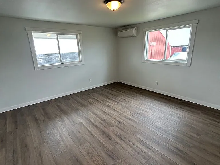 112 H Street Rd — Photo 31
