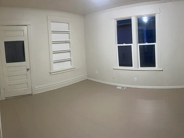 1009 Dunham St — Photo 3