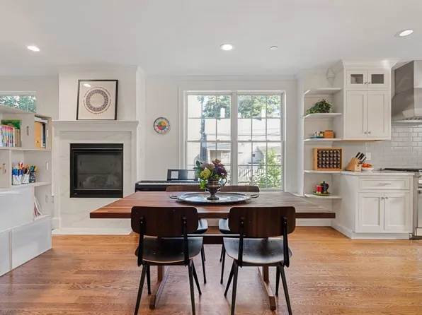 114 Inman St #3, Cambridge, MA 02139