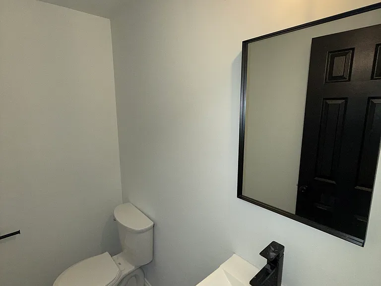 2028 Druid Hill Ave — Photo 10