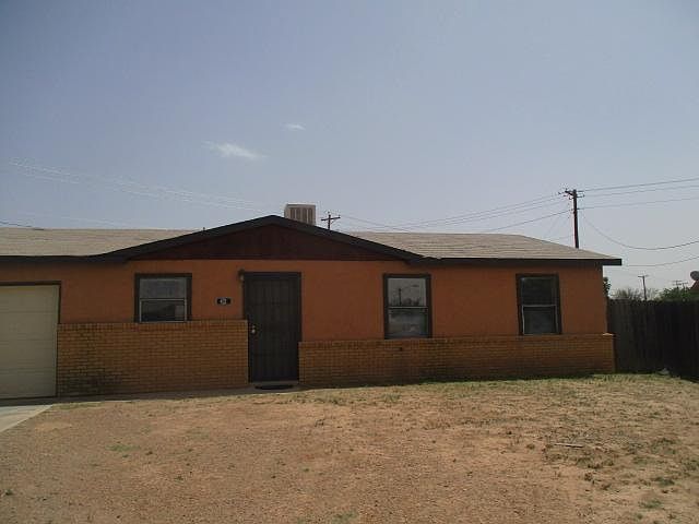 1st image of 421 Saturn Cir