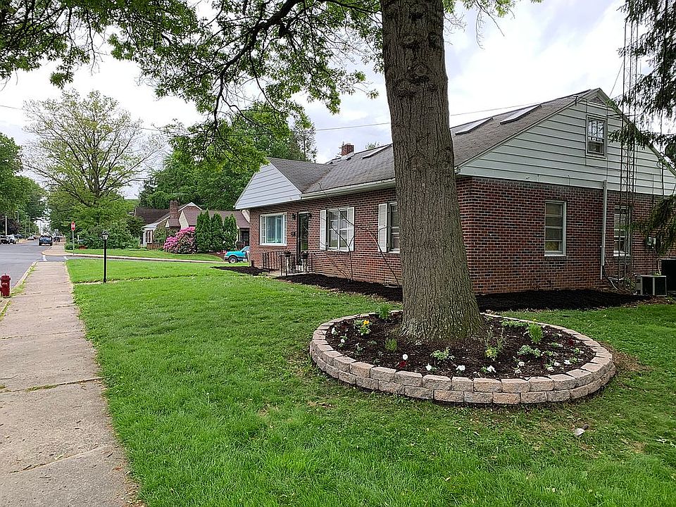 1st image of 130 S 10th St